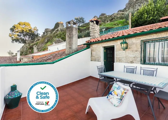 Casa Mont\'Santo